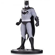 Estatua DC Collectibles Batman Black And White - Batman BY Amanda Conner 46120
