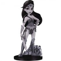 Estatua DC Collectibles DC Artists Alley - Wonder Woman BY Chrissie Zullo Black And White Variant 35949
