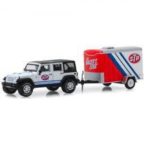 Carro Greenlight Hitch Eamp; Tow - Jeep Wrangler Unlimited 2015 And Small STP Cargo Trailer - Escala 1/64 (32180-B)