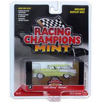 Carro Racing Champions - Chevy Nomad RC001A - Ano 1956 - Escala 1/64